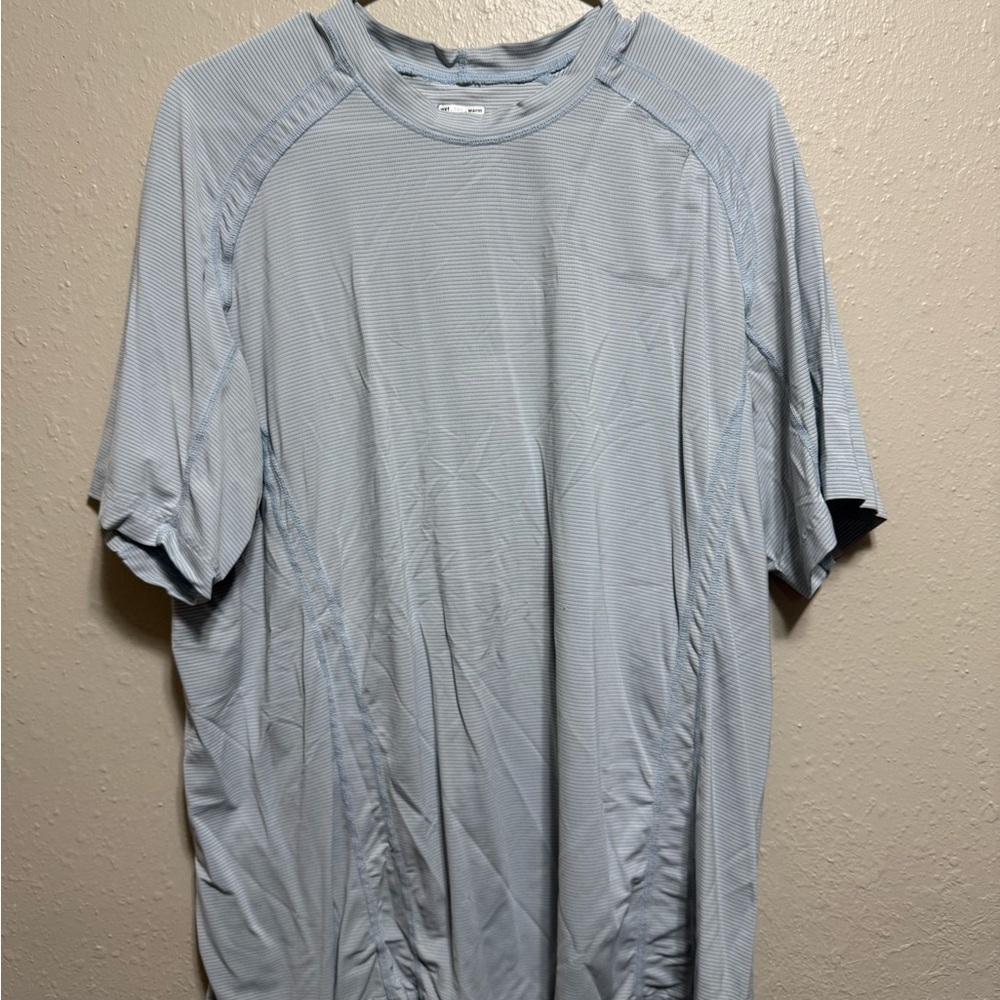 lululemon athletica Men's Cool Gray Short Sleeve Tee